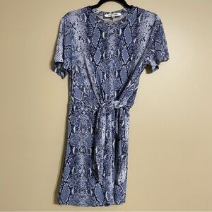 Diane Von Furstenberg silk blue animal print snakeskin Dress size 4